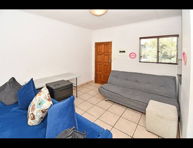 2 BEDROOM APARTMENT FOR SALE IN NOORDHANG
